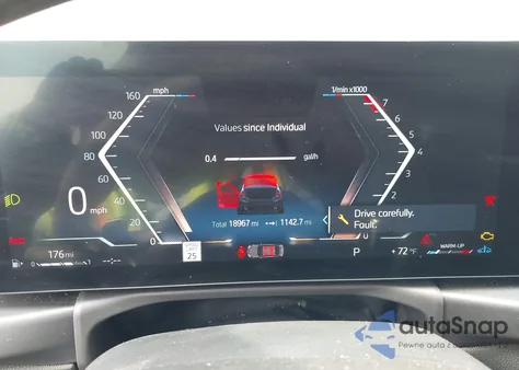 2024 BMW 3 Series 330I z USA, uszkodzony, nr VIN 3MW69FF00R8E09383